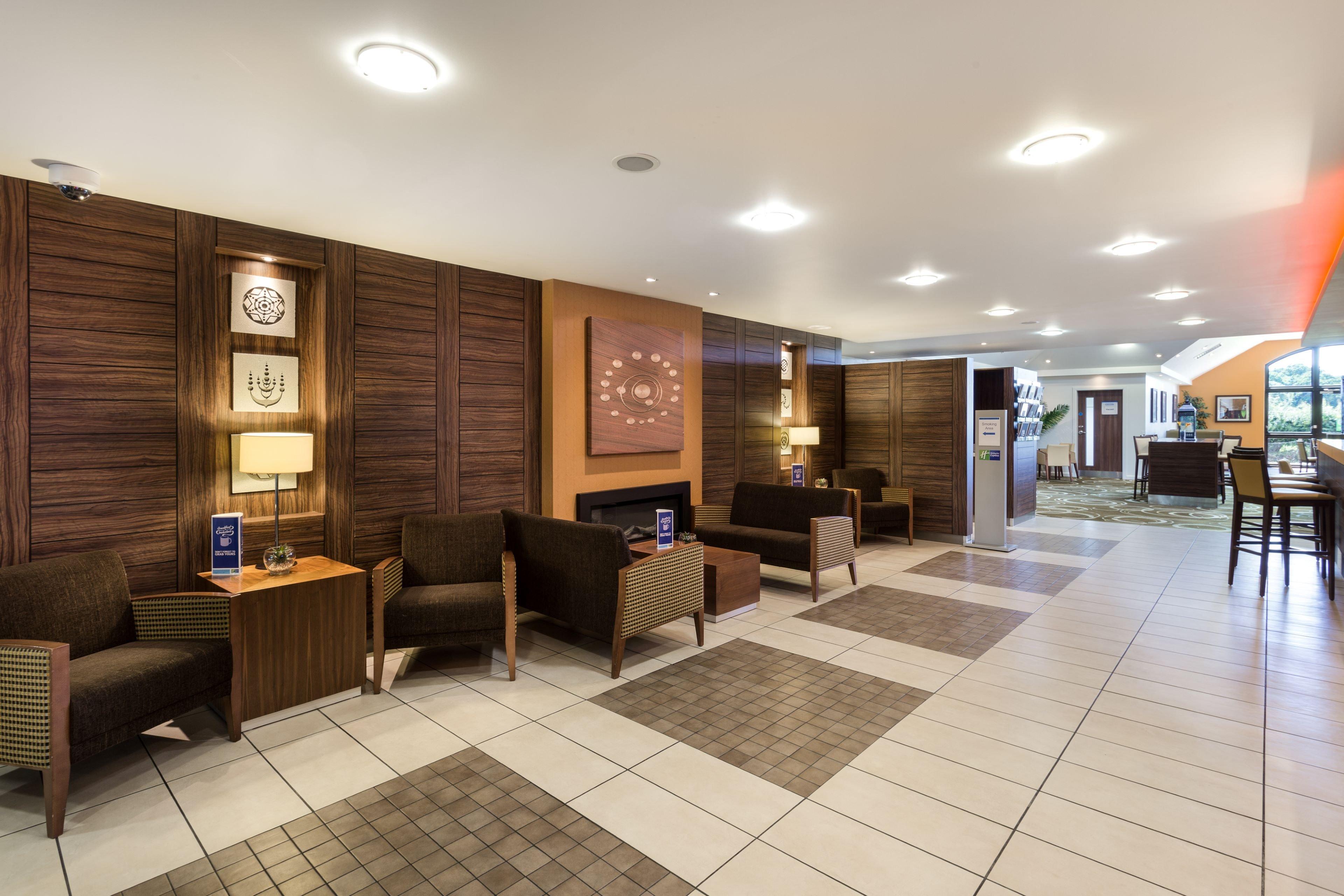 Holiday Inn Express Colchester By Ihg Екстер'єр фото
